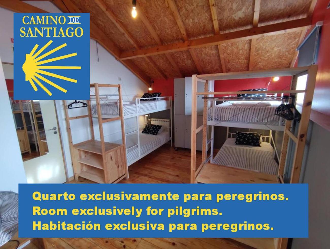 Cama en habitación compartida femenina de 6 camas